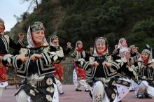 Arjantin, Ermenistan, türkiye, Litvanya, İzlanda, Meksika'dan Folklor festivali grupları
